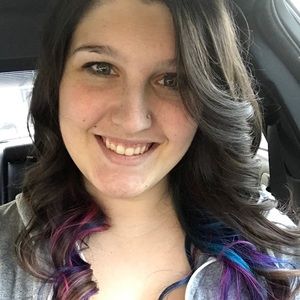 Meet your Posher, Angela